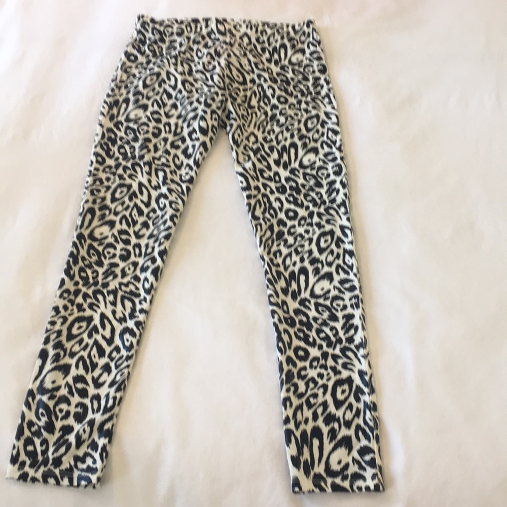 Black and white animal print leggings.